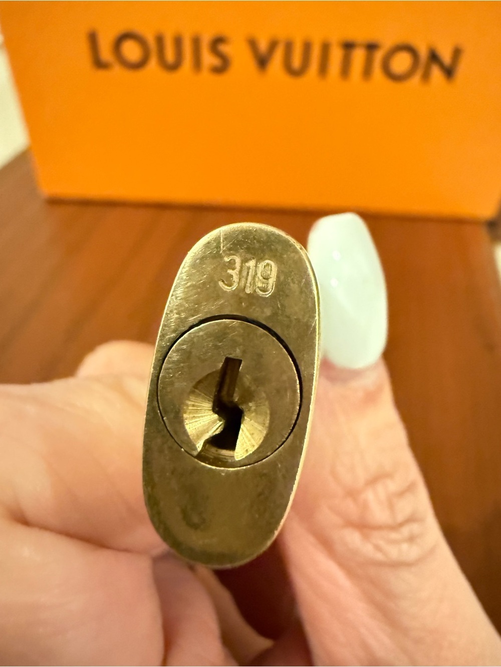 Louis Vuitton Lock - Picture 6 of 9